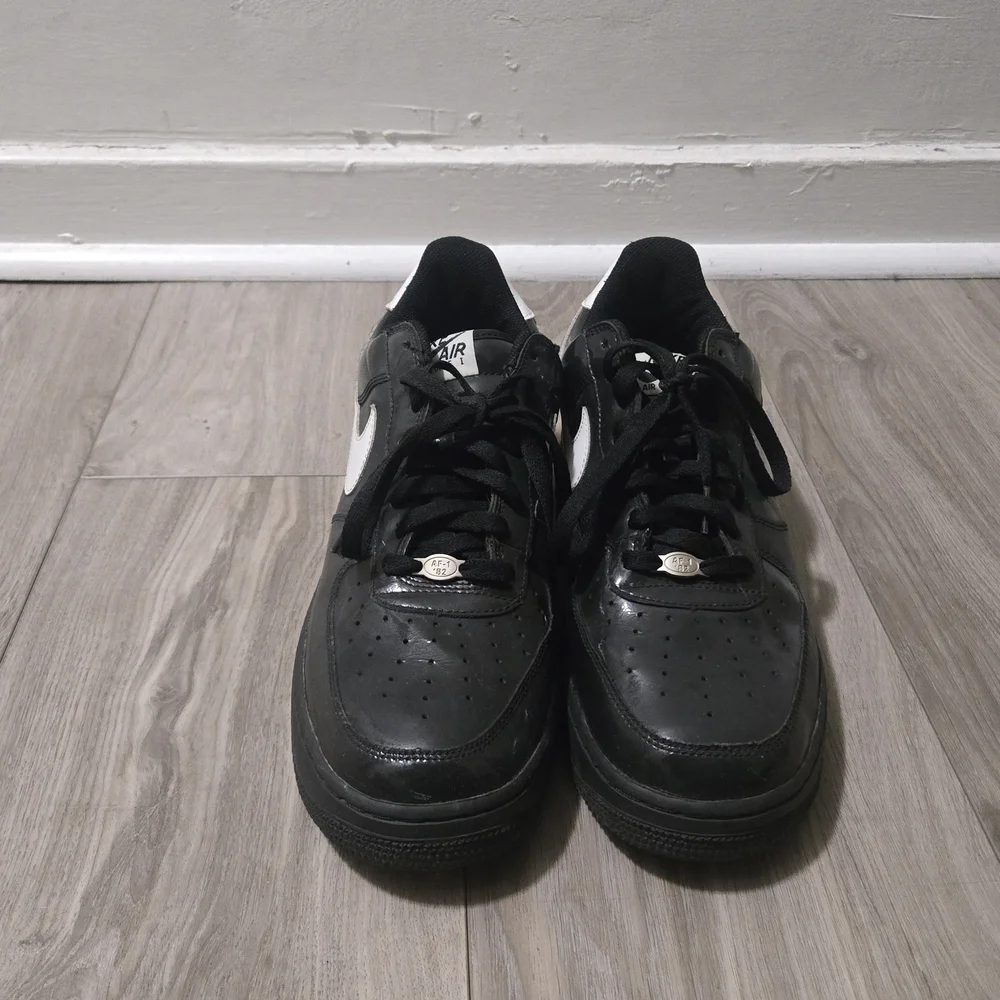 Nike Air Force Low 1 Black & White - Picture 2 of 9